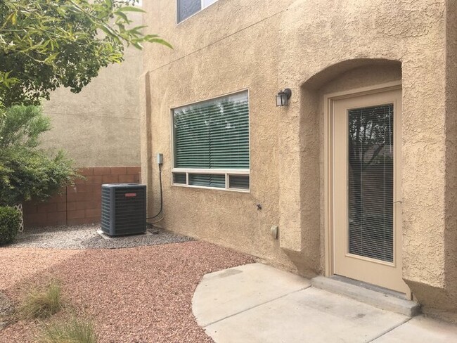 Building Photo - Gated Community - 2BR//2 Story - Cabezon