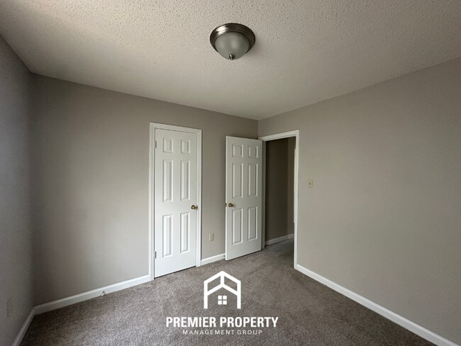Building Photo - 3BR/2BA Cordova Rental with High Ceilings, Tile Kitchen Flooring & Fireplace