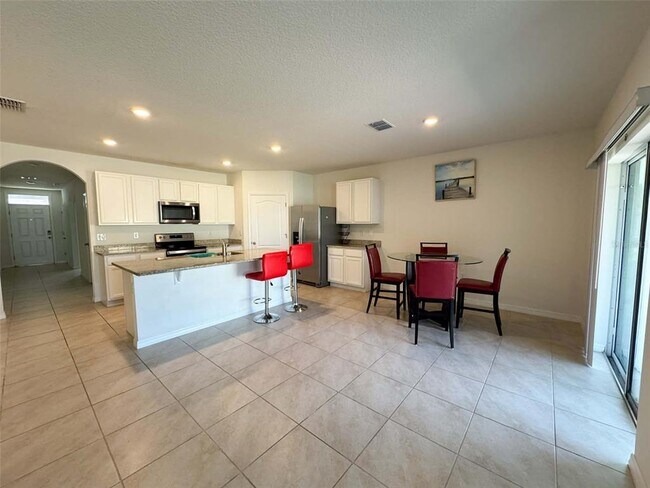 Building Photo - 1640 Spray Terrace