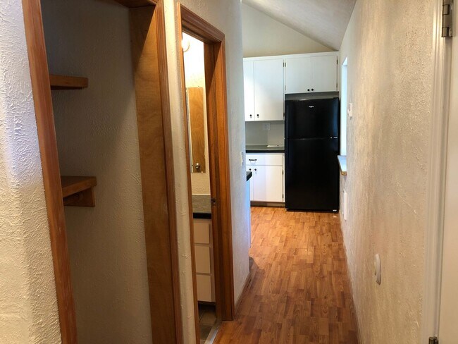Building Photo - 2660 Edison St