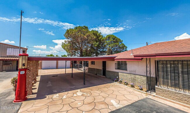 Building Photo - 10650 Socorro Rd