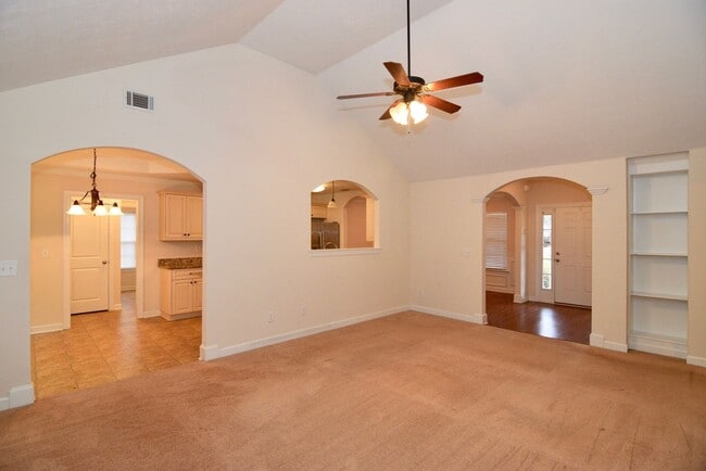 Building Photo - 659 Ventana Dr