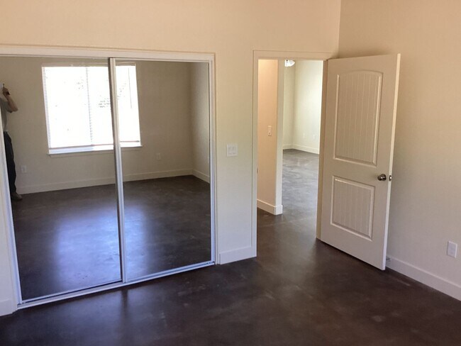 Building Photo - Newly Built Home Near Salt Creek Trail Move in Ready