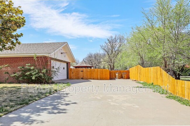 Building Photo - 21 Edgewood Ln
