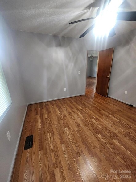 Building Photo - 5921 Princeton Ave