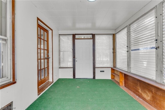 Building Photo - 2150 Glenridge Rd