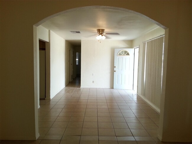 Building Photo - 1435 Smith