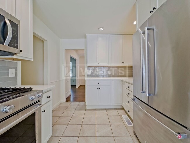 Building Photo - Classic 3-Bed, 2-Bath Ranch Style Home in Crestline