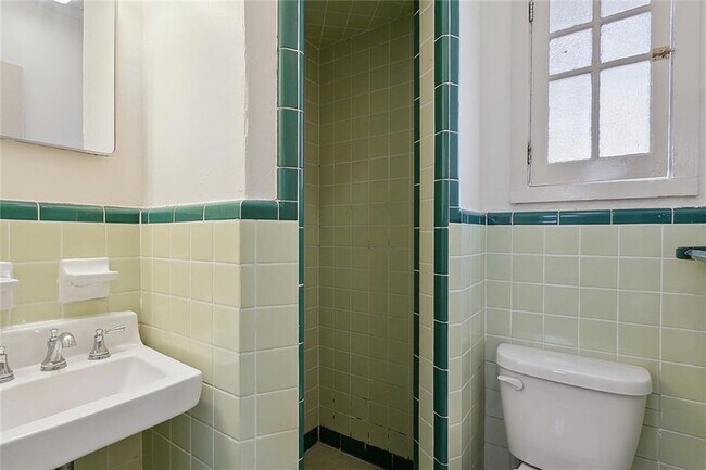 Building Photo - 708 Orleans St