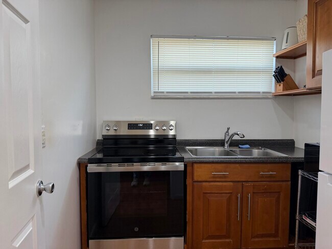 Building Photo - 536 NW 45th St