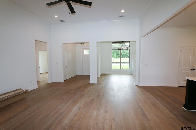 Building Photo - 16503 Cooper Wy