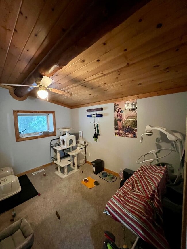 Building Photo - Charming 3-Bedroom Home on 5.84 Acres – Pe...