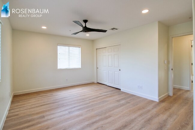 Building Photo - Stunning 2-beds, 2-baths Desert Retreat  in the highly desirable North Scottsdale area!