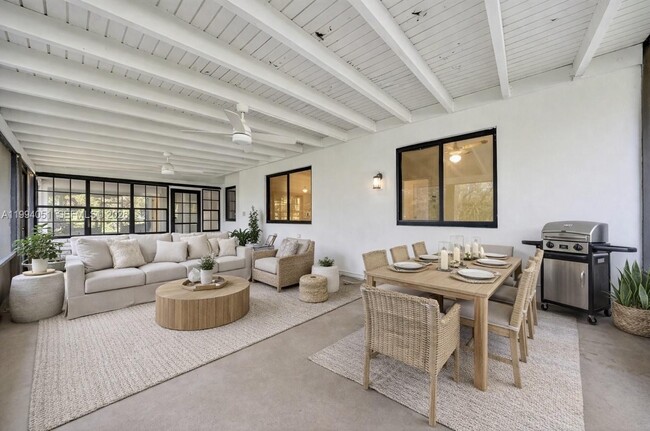 Building Photo - 3255 SW 60th Ave