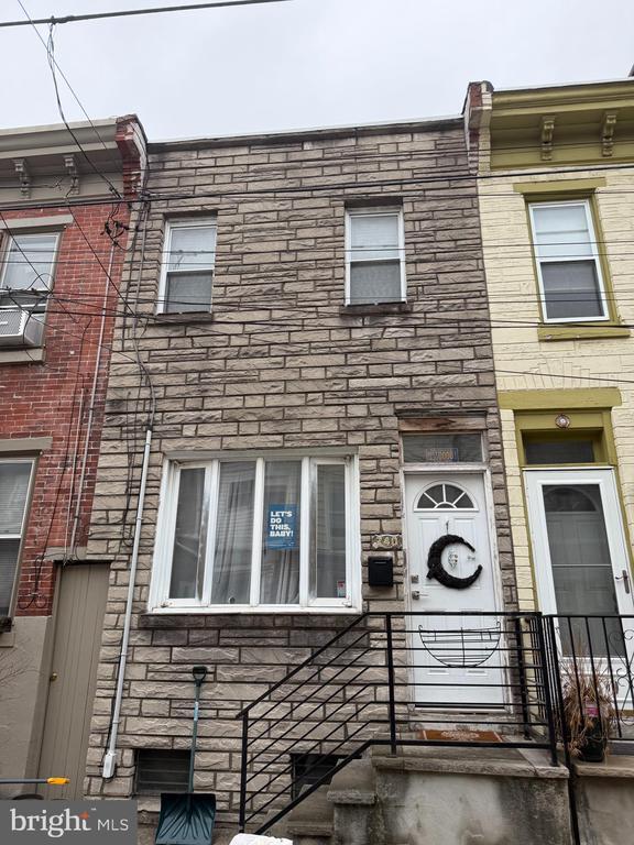 Building Photo - 740 St Albans St