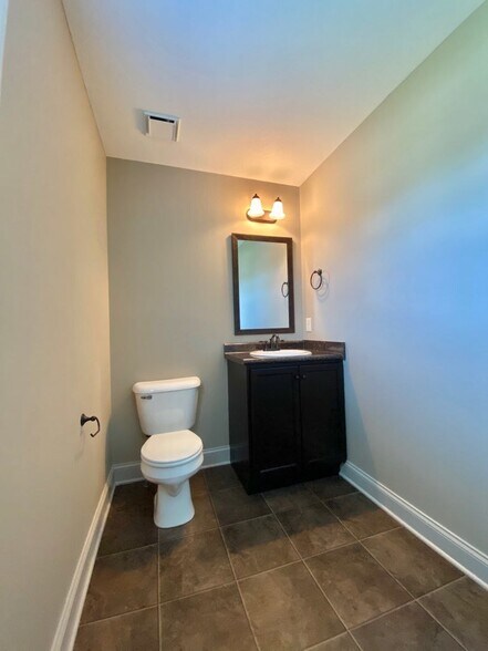 Building Photo - 582 Kicker Ct