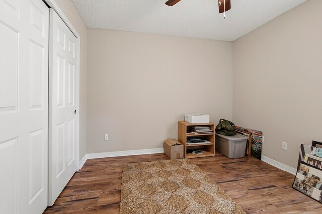 Building Photo - 855 Mande Ct