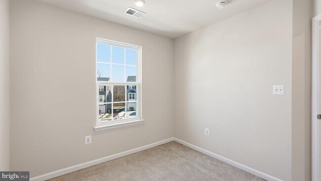 Building Photo - 1790 Scenic Lp