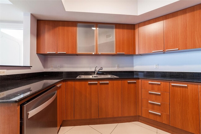 Building Photo - 16699 Collins Ave