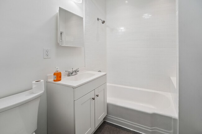 Building Photo - 154 W 29th St