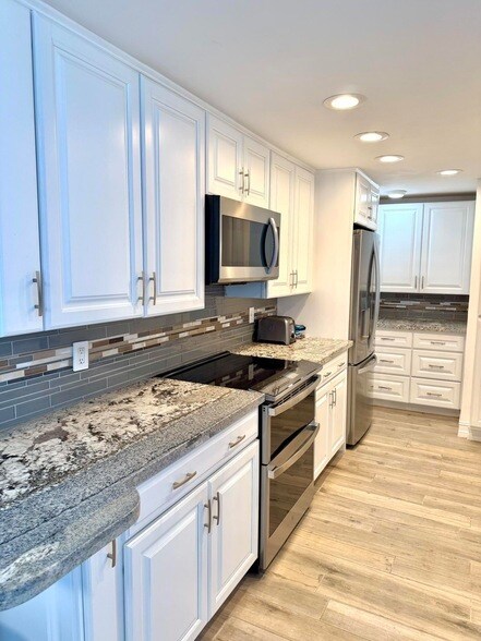 Building Photo - 5400 N Ocean Dr