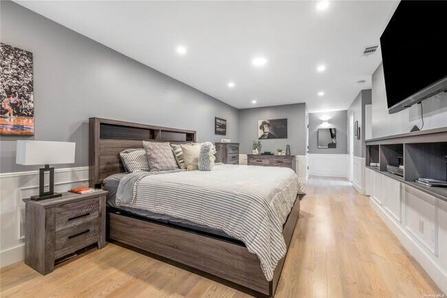 Building Photo - 6 Squirrel Hill