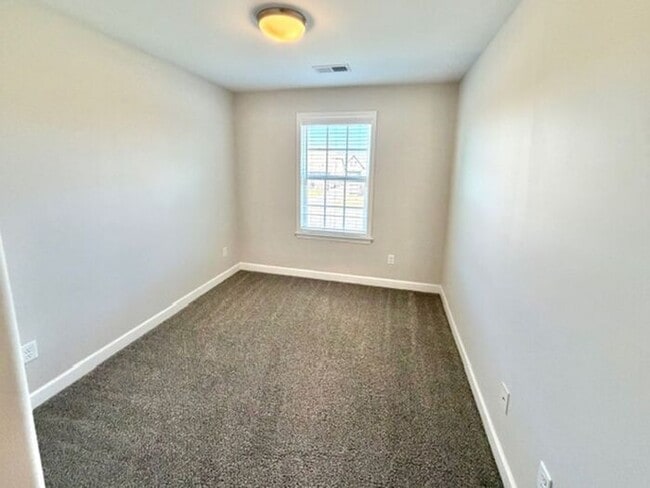 Building Photo - Now Leasing in Millington @ Winstone. 5 Bedroom 3 Bath Available Now!