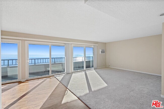 Building Photo - 18000 Coastline Dr