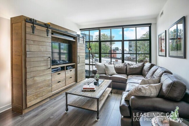 Building Photo - 2030 8th St NW