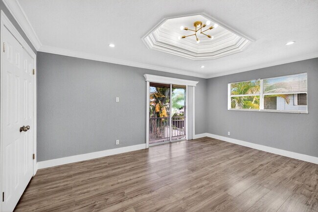 Building Photo - 5424 SW 44th Terrace
