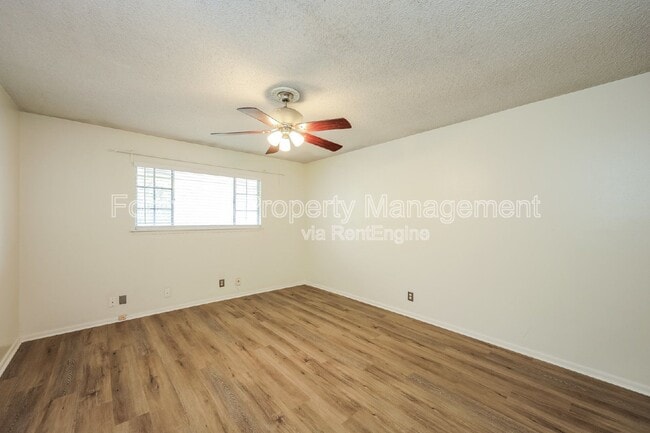 Building Photo - 3647 Pinebluff Dr