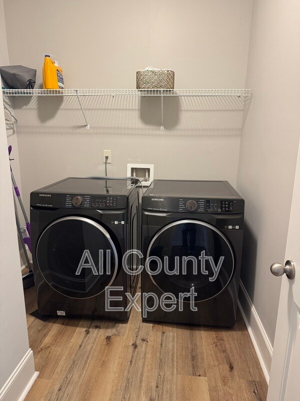 Building Photo - 6651 Rivergreen Rd