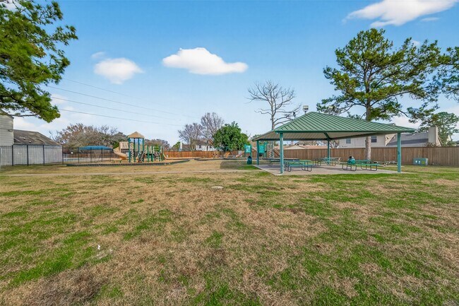 Building Photo - 4251 Southchase Ln