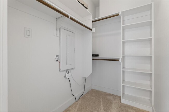 Building Photo - 4905 Camdale Ct