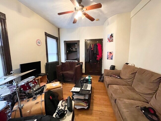 Building Photo - 112 Allston St
