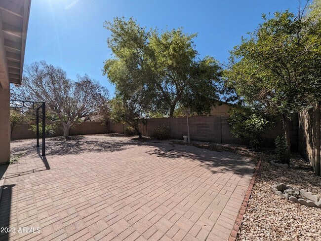 Building Photo - 5794 W Golden Ln