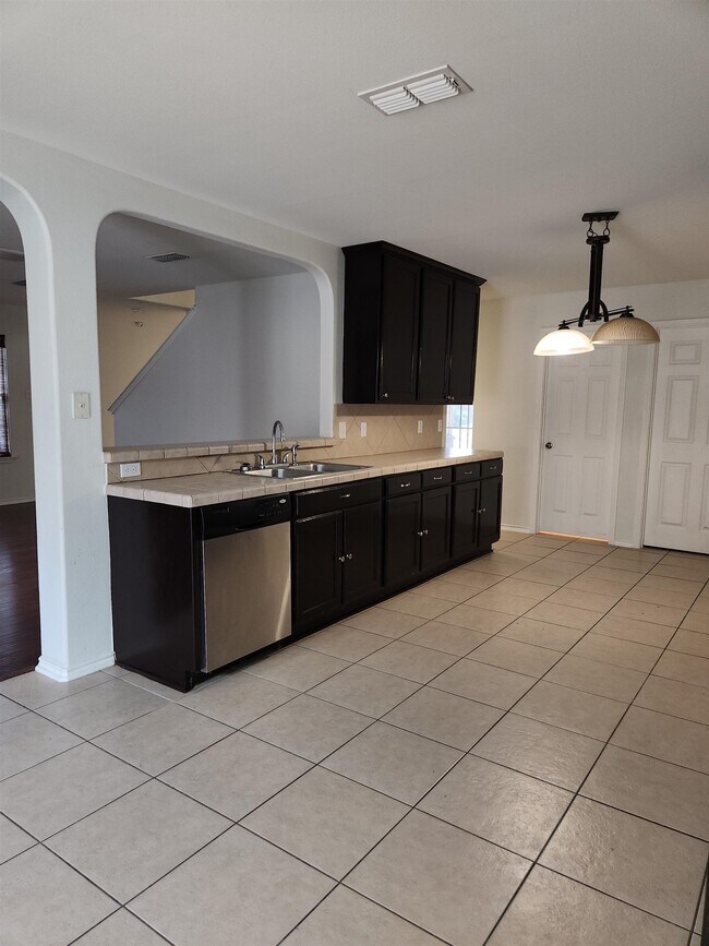 Building Photo - 1701 Port Lavaca St
