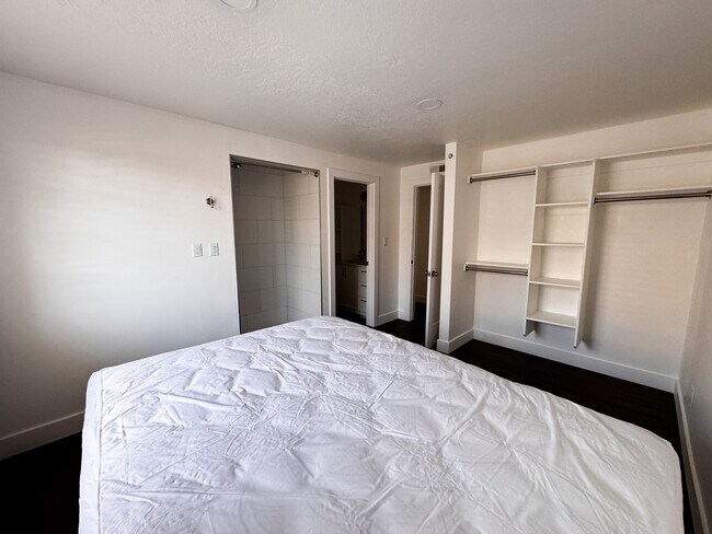 Building Photo - 724 W 1720 N