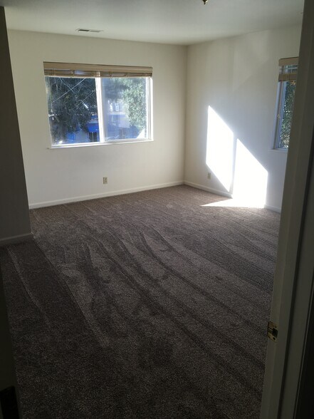 Building Photo - 1420 Slater Street