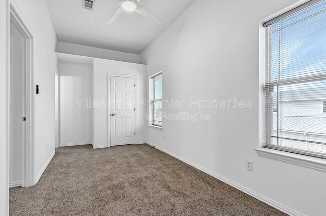 Building Photo - 207 Starr St