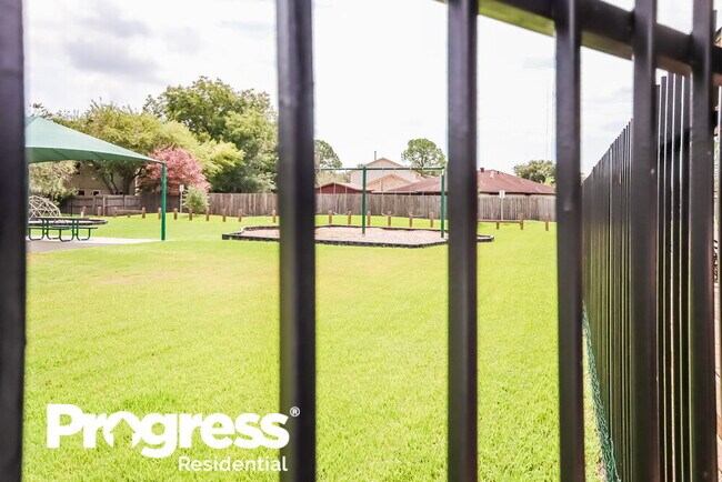 Building Photo - 723 Brookford Dr