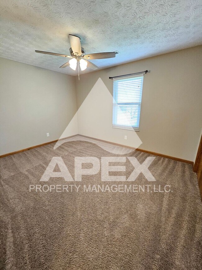 Building Photo - Beautiful 3 Bd/2 Ba Brick Single Family Home w/2-Car Garage in Powell!