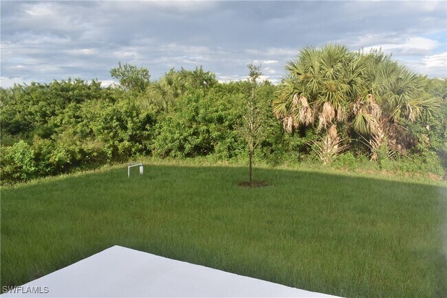 Building Photo - 202 Seagrape St