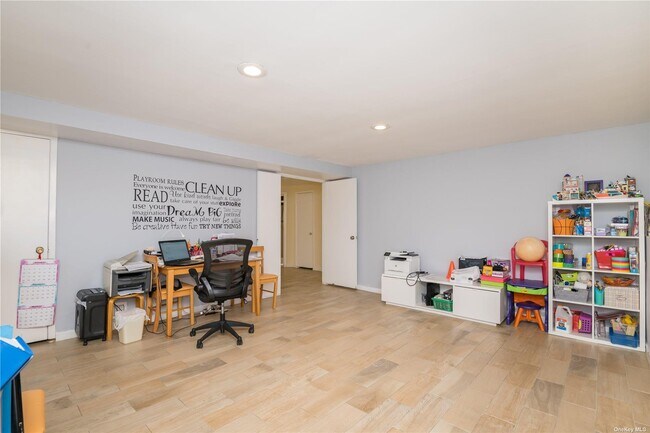 Building Photo - 119 Hicks Ln