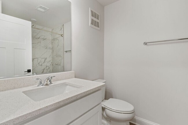 Building Photo - 2232 Leeham St
