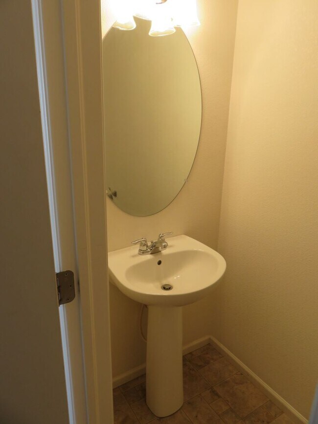 Building Photo - TWO BEDROOM TOWNHOME