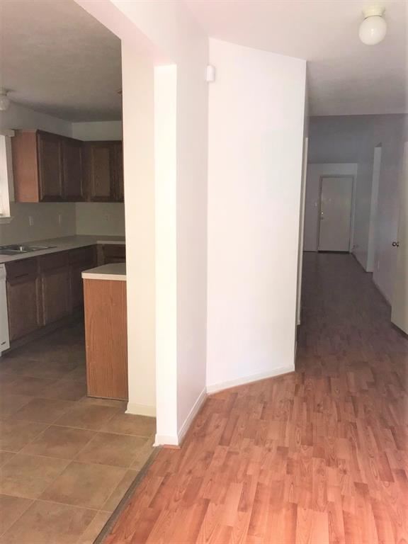 Building Photo - 18311 Beaverdell Dr