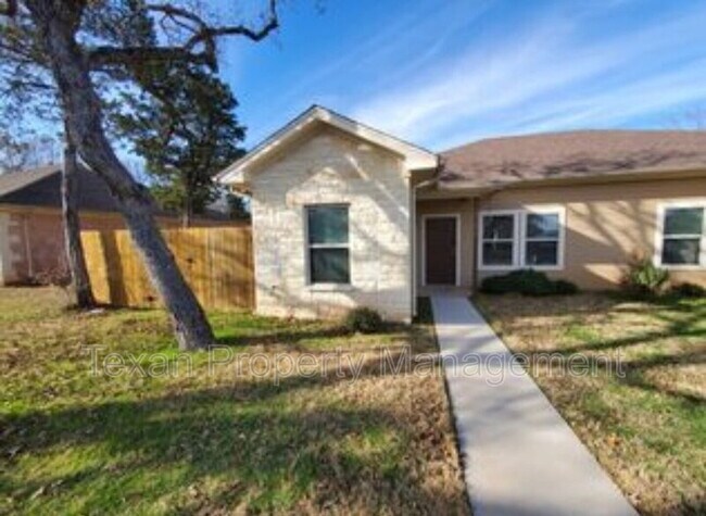 Building Photo - 3710 Mandy Dr