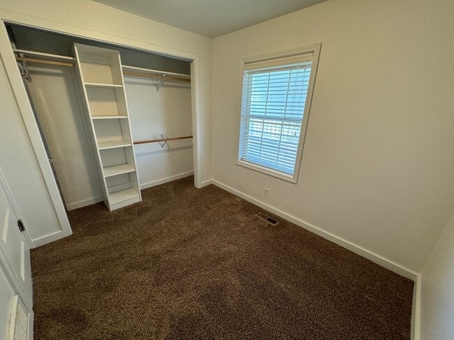 Building Photo - Newly Remodeled 2-Bedroom Home Minutes fro...