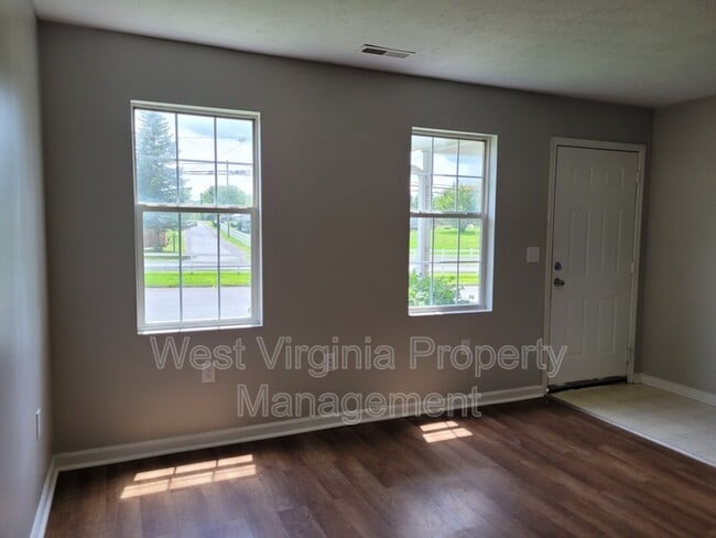 Building Photo - 3751 Summerlee Rd